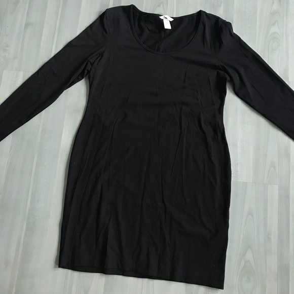 H&M Dresses & Skirts - NWOT H&M long sleeved dress